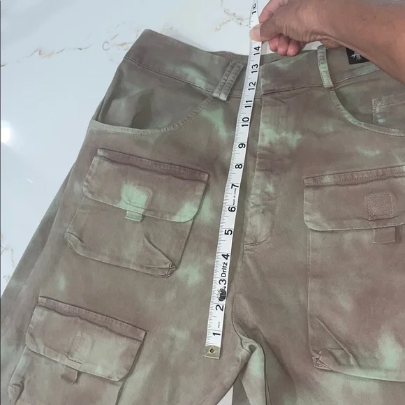 Astra Kidani Oversized Pocket in Moss Cargo Pants | L - Picture 10 of 11